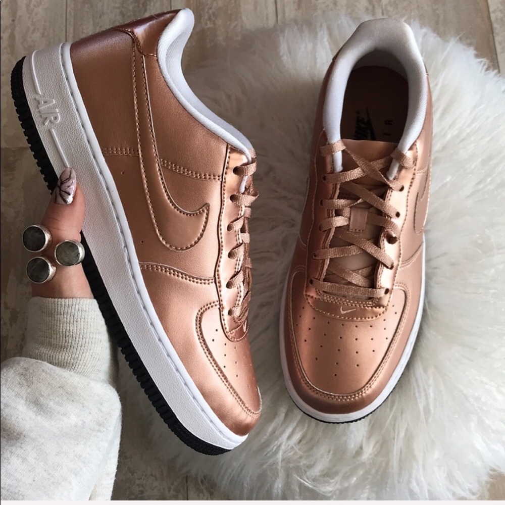 NWT Nike Air Force 1 Rose Gold - Picture 5 of 8